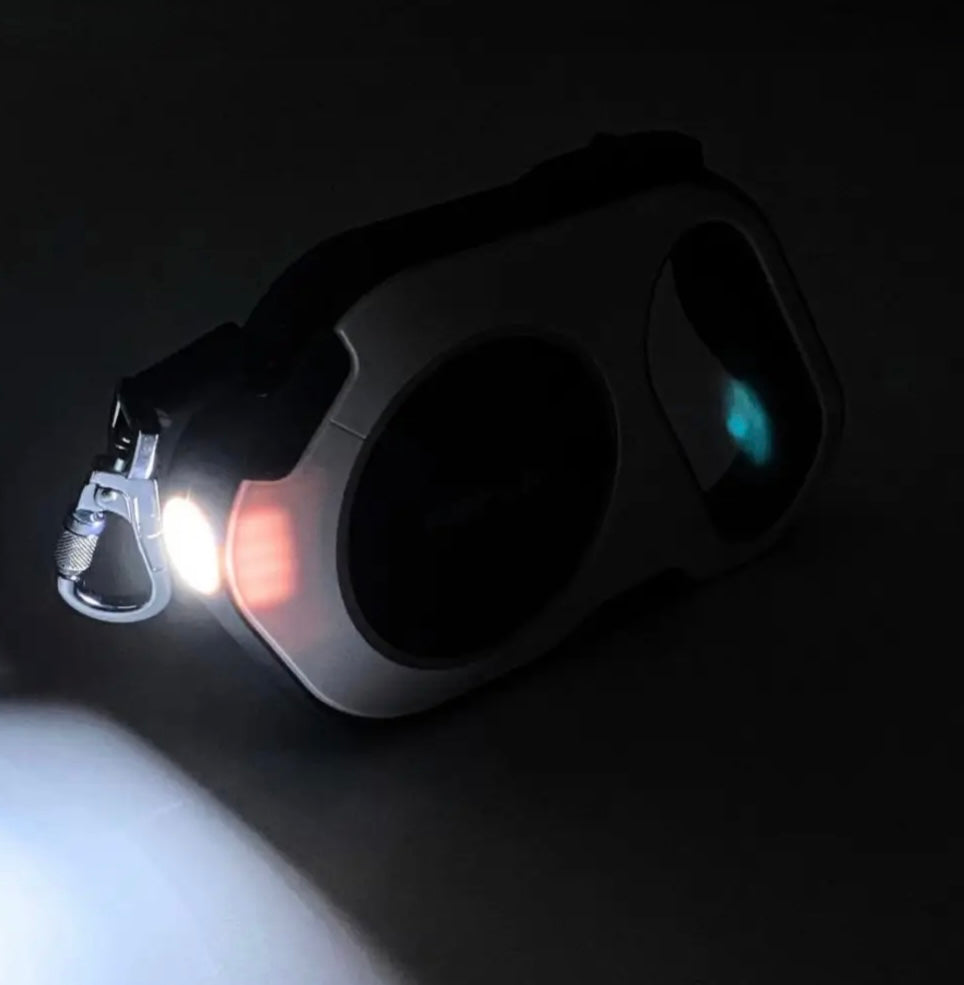 LED Retractable Dog Leash with Flashlight – alternate view 2