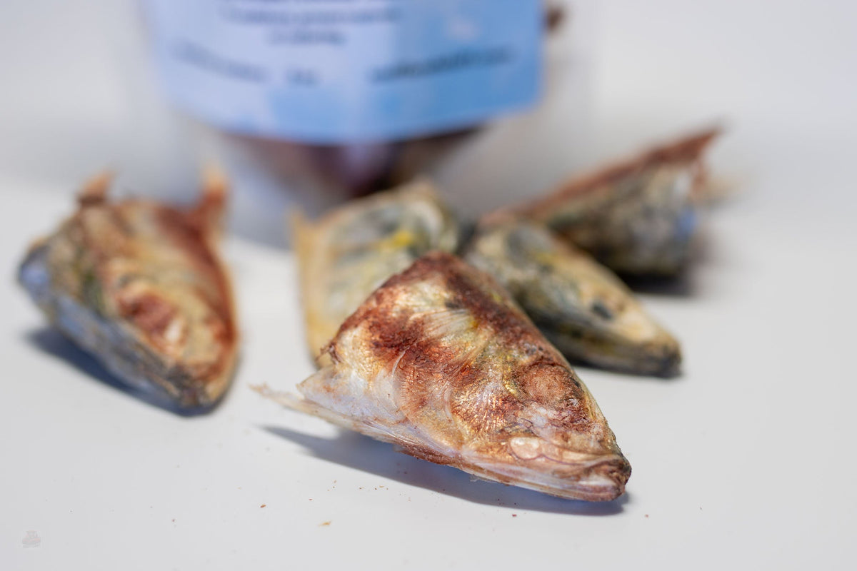Freeze-Dried Sardine Heads Crunchy Fish Treats for Dogs  Cats, detail view