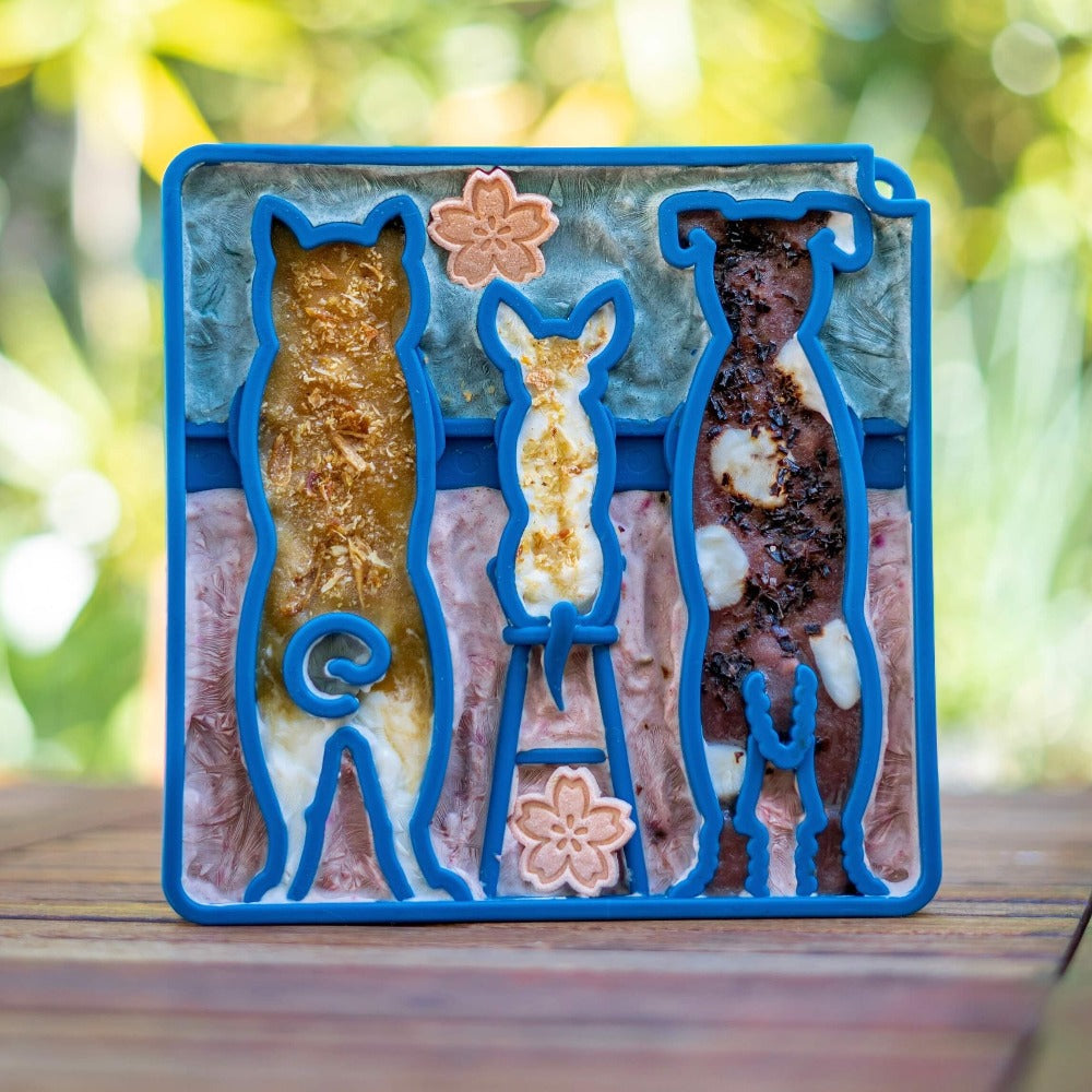 SodaPup Waiting Dogs eTray – Slow Feeder Bowl – alternate view 1